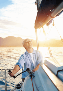 Mann auf Yacht